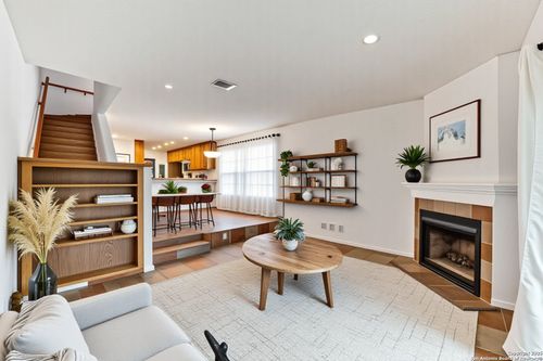 e-501-11815 Vance Jackson Rd, San Antonio, TX, 78230-1681 | Card Image