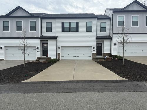 204 Hanover Ln, Washington, PA, 15301-8225 | Card Image