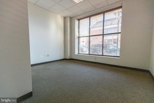 116-101 S Queen St, Martinsburg, WV, 25401-3315 | Card Image