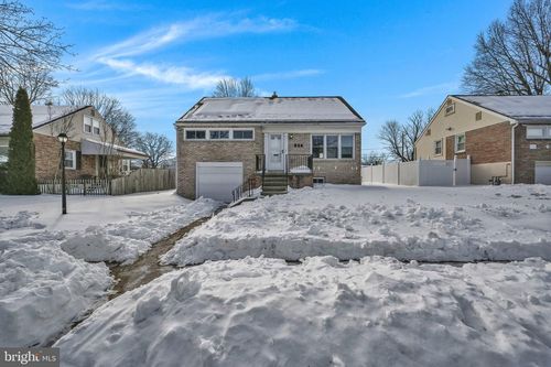 526 Harding Ave, SHILLINGTON, PA, 19607-2802 | Card Image