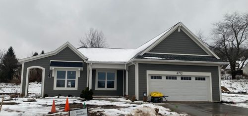 4712 Knapp Bluff Dr Ne, Grand Rapids, MI, 49525-4702 | Card Image