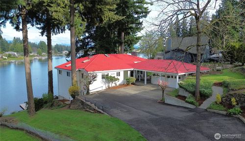 26130 134th Ave Se, Kent, WA, 98042-8076 | Card Image