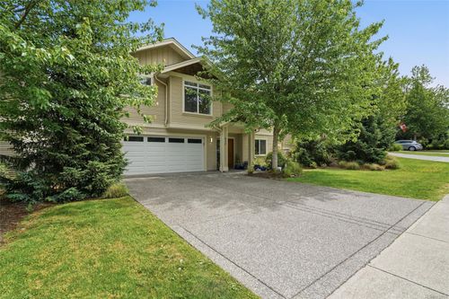 832 Brookfield Dr, Nanaimo, BC, V9R0A4 | Card Image