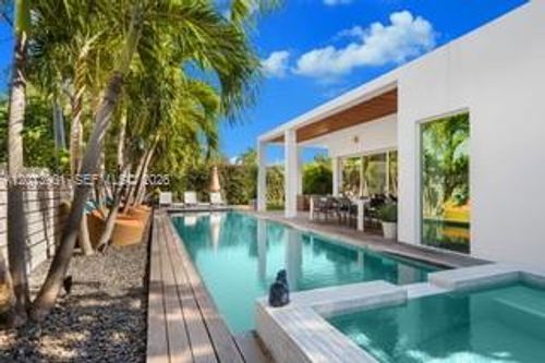 265 Fairway Dr, Miami, FL, 33141-2416 | Card Image