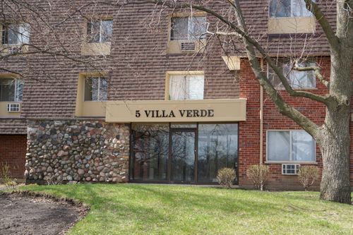 115-5 Villa Verde Dr, Buffalo Grove, IL, 60089-4189 | Card Image