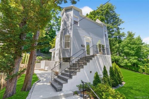 15 Desmond Ave, Yonkers, NY, 10708-5620 | Card Image