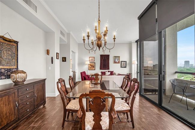 UNIT-1206 - 1111 Bering Dr, Condo with 2 bedrooms, 2 bathrooms and 2 parking in Houston TX | Image 9