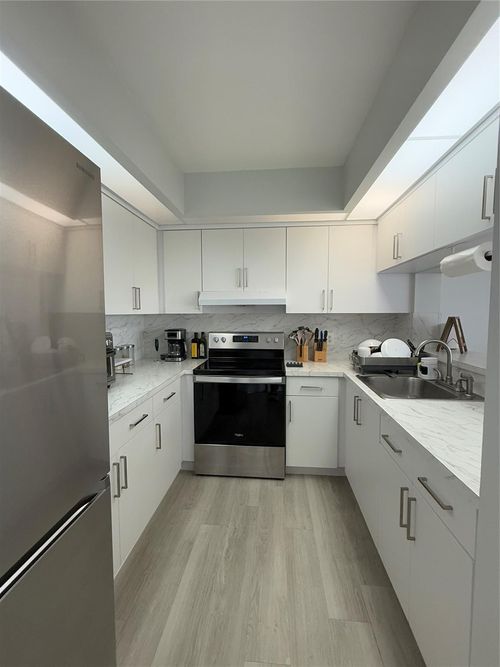 203i-12850 Sw 4th Ct, Pembroke Pines, FL, 33027-6757 | Card Image