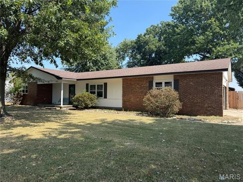 104 Ashley Dr, Sikeston, MO, 63801-3945 | Card Image