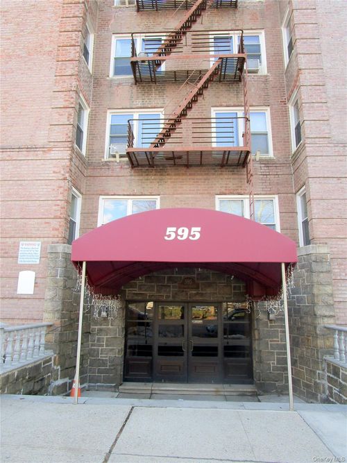 6a-595 Mclean Ave, Yonkers, NY, 10705-4649 | Card Image