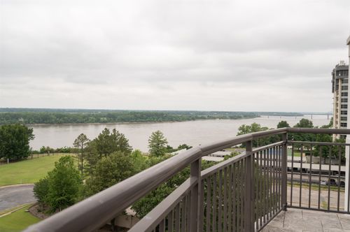 805806-717 S Riverside Dr, Memphis, TN, 38103 | Card Image