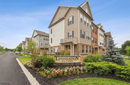 4 Braeburn Ct, Livingston, NJ, 07039-5709 | Card Image