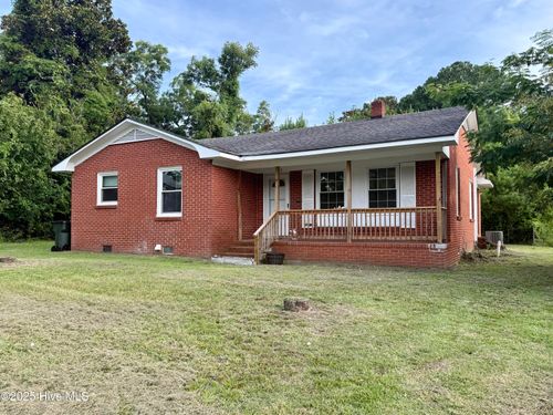 105 Rhodes St, Williamston, NC, 27892-1975 | Card Image