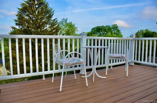 29 Cedar Ln, Ossining, NY, 10562-2401 | Card Image