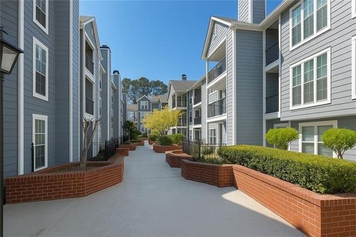 424 Granville Ct, Sandy Springs, GA, 30328-3439 | Card Image