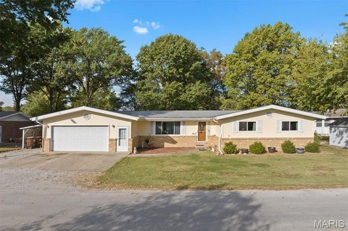 4 Meadowlark Dr, Benld, IL, 62009-1138 | Card Image