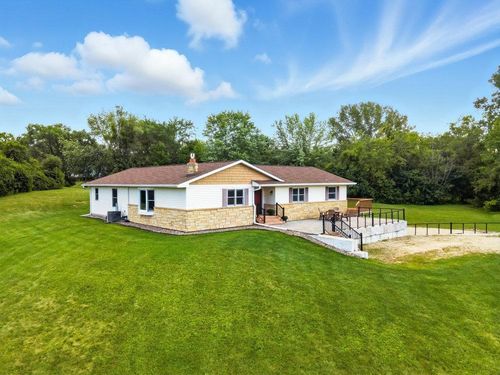 22575 Pinto Ln, Lakeville, MN, 55044-9797 | Card Image