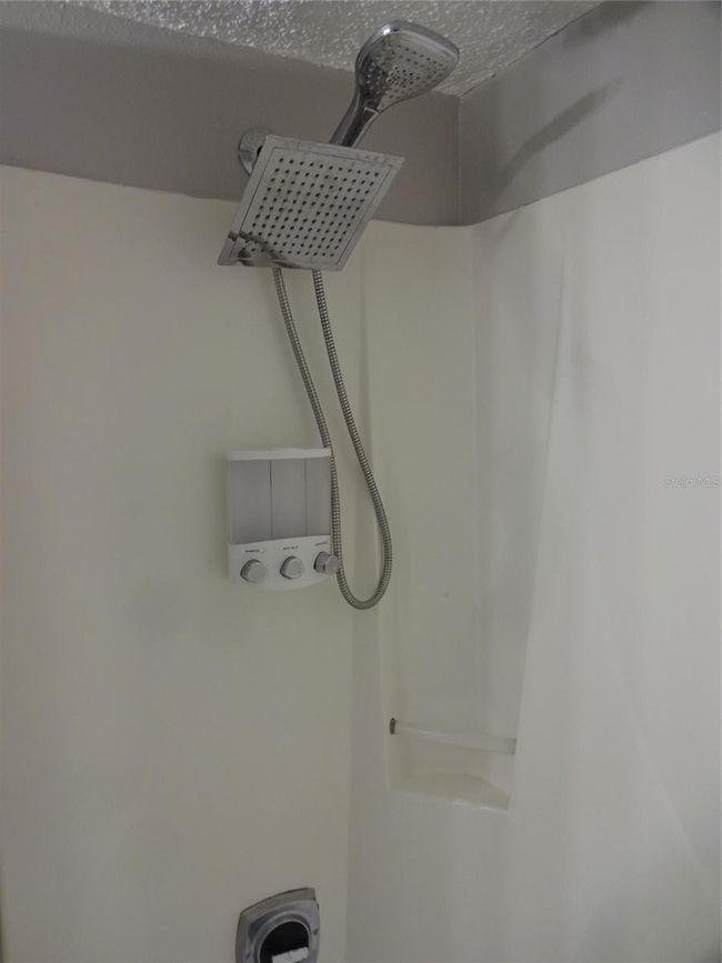 Shower | Image 10