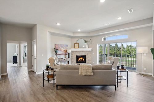 201-04-2836 Fox Lake Circle, Waukesha, WI, 53189 | Card Image