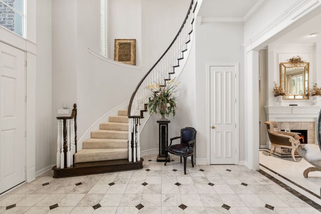 5613 Shady Elm Cir, House other with 4 bedrooms, 4 bathrooms and null parking in Plano TX | Image 5