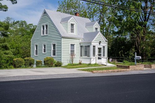 820 Donaghe St, Staunton, VA, 24401 | Card Image