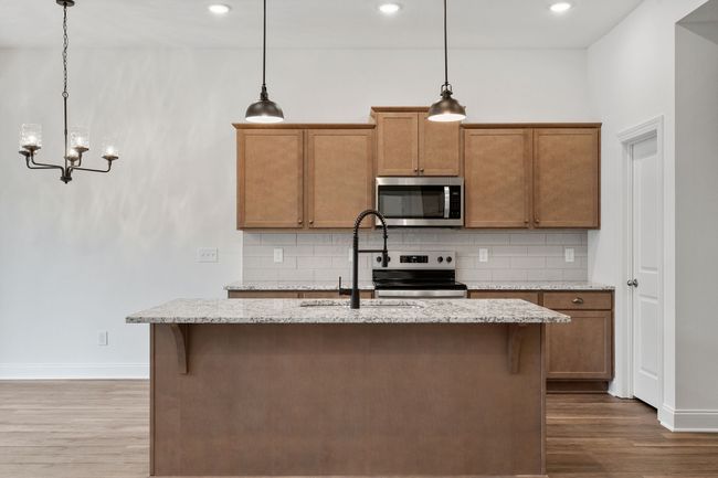 Granite countertops in the kitchen! | Image 9
