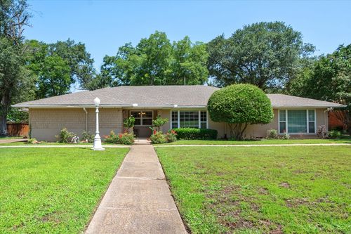 1215 Columbia Cir, Corsicana, TX, 75110-2821 | Card Image