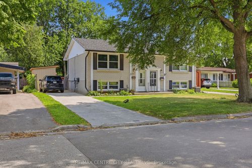 1564 Nairn Ave, London, ON, N5V2P2 | Card Image
