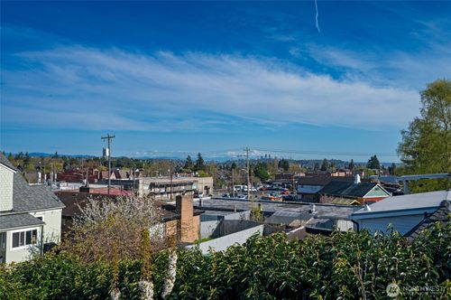 8020 25th Ave Nw, Seattle, WA, 98117-4441 | Card Image