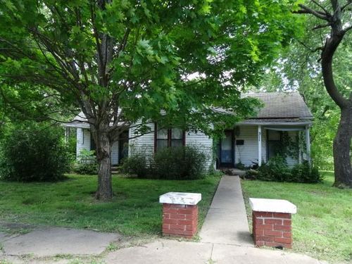 311-309-311 N Lyon St, Butler, MO, 64730-1608 | Card Image