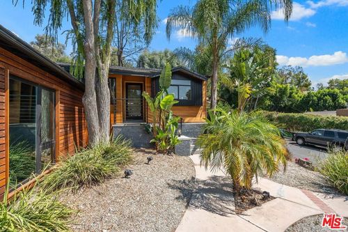 22263 Buena Ventura St, Woodland Hills, CA, 91364-5008 | Card Image