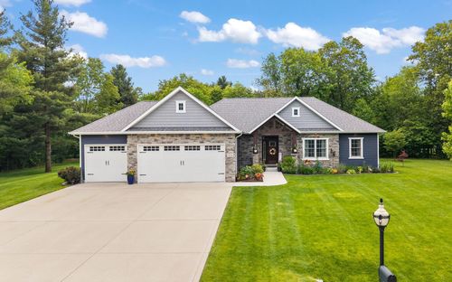 10186 Rustic Dr, DeMotte, IN, 46310-8060 | Card Image