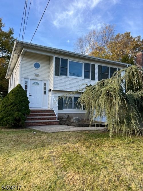 794 W Broad St, Westfield, NJ, 07090-4462 | Card Image