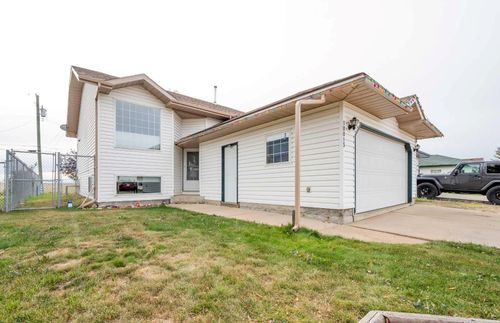 10015 93 Ave, Wembley, AB, T0H3S0 | Card Image