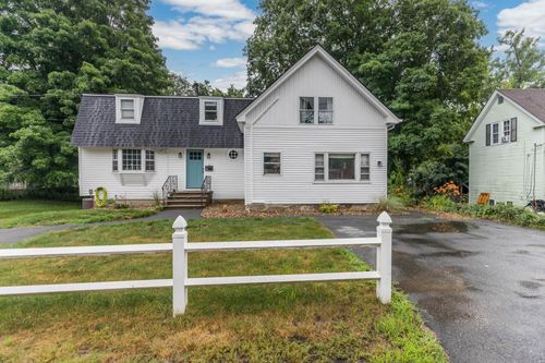 18 Brook St, Derry, NH, 03038-2603 | Card Image