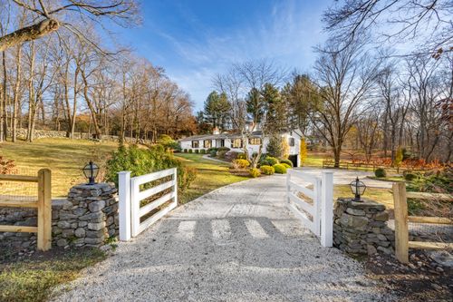 1001 Hulls Farm Rd, Southport, CT, 06890-3006 | Card Image
