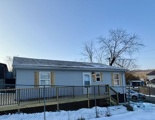 1070 Walnut St, Nelsonville, OH, 45764-1565 | Card Image