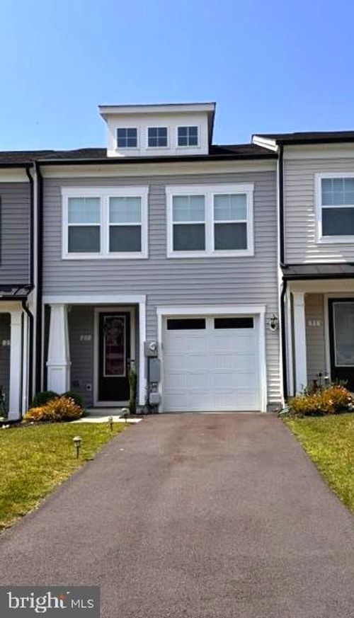 27 Towton Pl, CHARLES TOWN, WV, 25414-6081 | Card Image