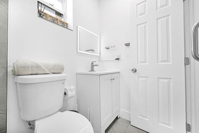 876 Ne 81 St St, House other with 3 bedrooms, 2 bathrooms and null parking in Miami FL | Image 44