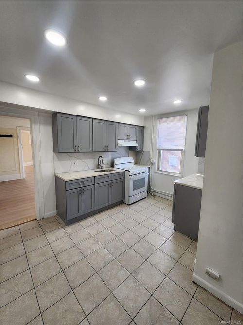 2l-8203 Myrtle Ave, Glendale, NY, 11385-7644 | Card Image
