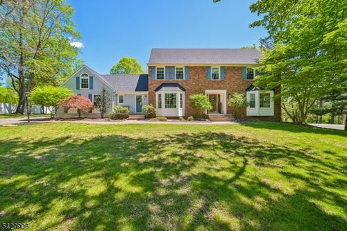 6 Windsor Ct, Annandale, NJ, 08801-3302 | Card Image