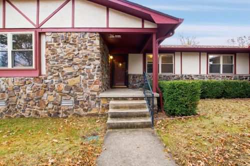 716 Adams Dr, Jacksonville, AR, 72076-9401 | Card Image