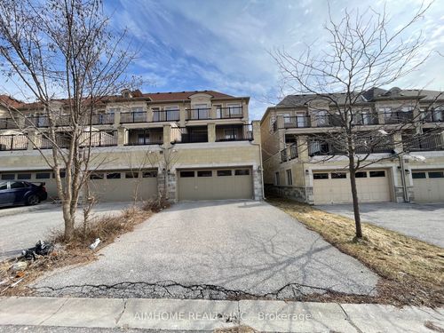 104 Grand Trunk Ave, Maple, ON, L6A0Y3 | Card Image