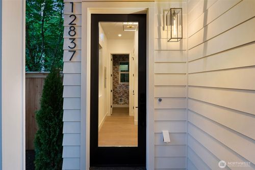 12837 Ne 91st St, Kirkland, WA, 98033-5950 | Card Image