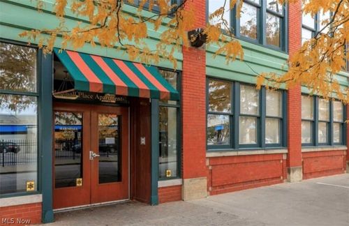 1211 W 9th St, Cleveland, OH, 44113-5500 | Card Image