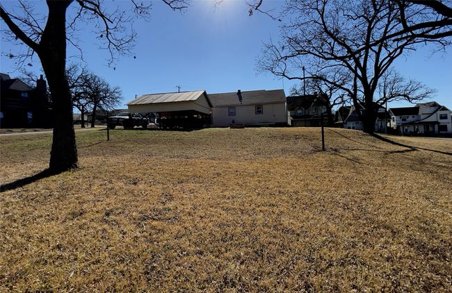 211 Denton St E, House other with 2 bedrooms, 1 bathrooms and null parking in Argyle TX | Image 8