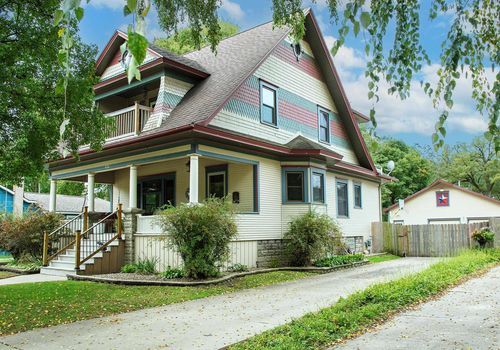 422 2nd St Se, Waverly, IA, 50677-3413 | Card Image