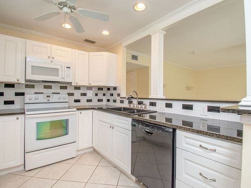 102-61 Woodland Dr, Vero Beach, FL, 32962-3725 | Card Image