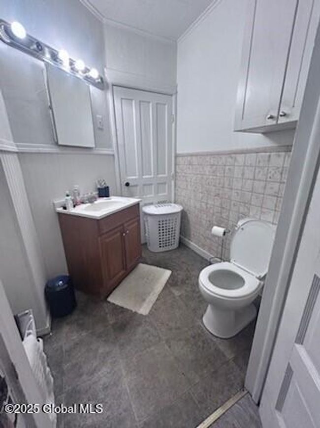 Unit 2 1/2 Bath | Image 10