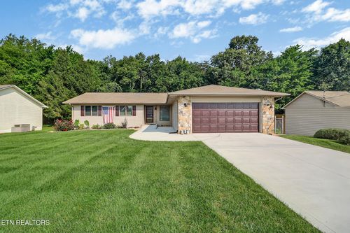 310 Southgate Dr, Crossville, TN, 38555-5951 | Card Image